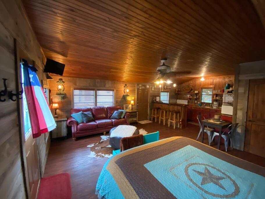 8Th St. Cowboy Haus I Biker Friendly I River Bandera megye Kültér fotó