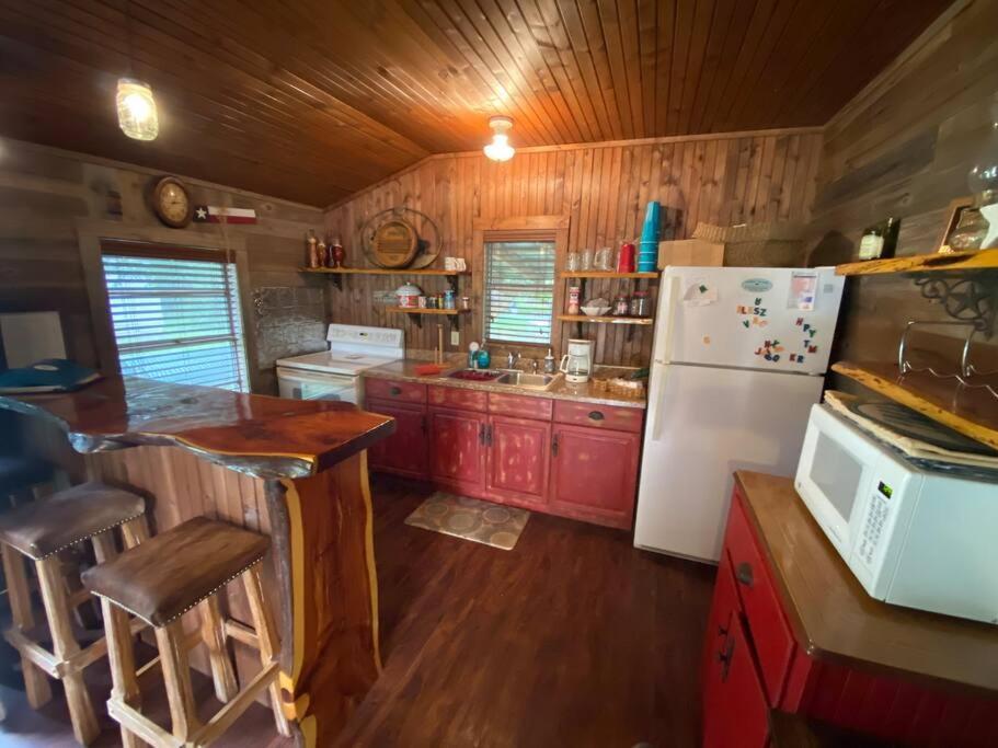 8Th St. Cowboy Haus I Biker Friendly I River Bandera megye Kültér fotó
